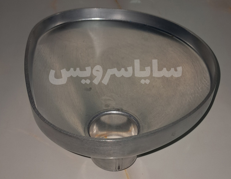سینی چرخگوشت و درب روی سینی